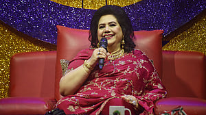 ‘সেরাকণ্ঠ’ প্রতিযোগিতায় বিচারকের আসনে রুনা লায়লা