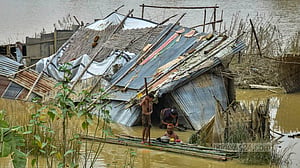 বন্যার দুর্ভোগ এখনও কাটেনি