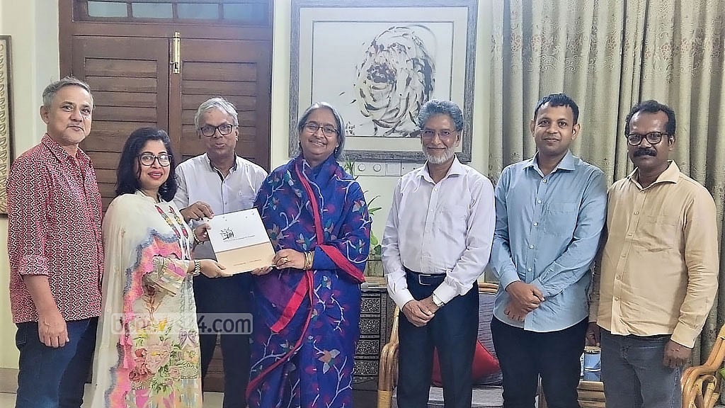 তামাক নিয়ন্ত্রণ আইন শক্তিশালী করায় গুরুত্ব শিক্ষামন্ত্রীর