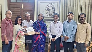 তামাক নিয়ন্ত্রণ আইন শক্তিশালী করায় গুরুত্ব শিক্ষামন্ত্রীর