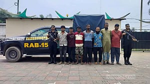 কক্সবাজারে ‘সন্ত্রাসী বাহিনী’র প্রধানসহ গ্রেপ্তার ৭, অস্ত্র-ইয়াবা উদ্ধার