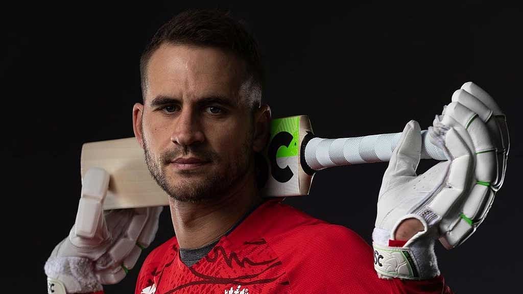 আন্তর্জাতিক ক্রিকেটকে বিদায় জানালেন হেলস