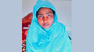 ফেনীতে গৃহবধূর অর্ধগলিত মরদেহ উদ্ধার, স্বামী পলাতক