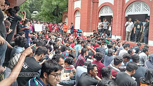 আবরার হত্যা: বহিষ্কৃত বিটু ক্লাসে ফেরায় বুয়েট শিক্ষার্থীদের ক্লাস বর্জন