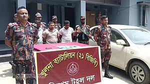 বেনাপোলে ‘৩ কেজি সোনার বার জব্দ’, ৩ যুবক আটক