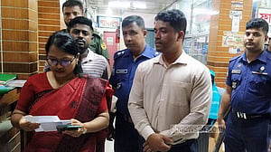 চাঁদপুরে যৌথ অভিযানে ১০ ব্যবসা প্রতিষ্ঠানকে জরিমানা