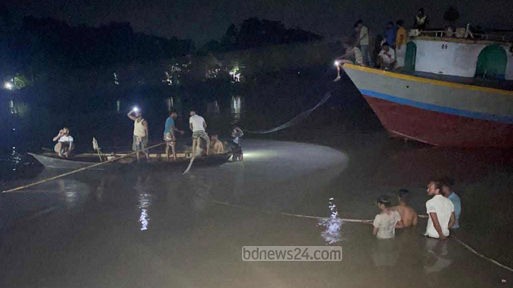 মুন্সীগঞ্জে বালুবাহী নৌযানের ধাক্কায় পিকনিকের ট্রলারডুবি, নিহত বেড়ে ৮