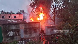রাসায়নিক কারখানায় আগুন, নিহত ৪