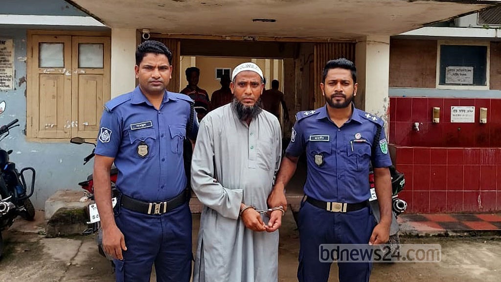 ভারতে ৩৩ বছর পালিয়েও যাবজ্জীবন সাজা এড়াতে পারলেন না তিনি
