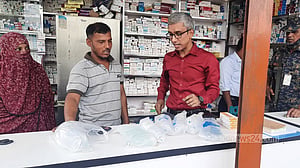 ১০০ টাকার স্যালাইন ২৫০ টাকায় বিক্রি, ব্যবসায়ীকে জরিমানা