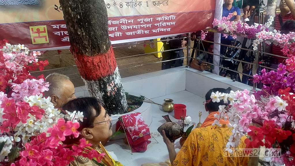 দুর্গোৎসব: কল্পারম্ভে ভক্তদের সংকল্প, সন্ধ্যায় বোধন