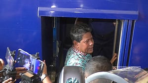 বিচারপতিকে নিয়ে মন্তব্য: সাজাপ্রাপ্ত দিনাজপুরের পৌরমেয়র কারাগারে