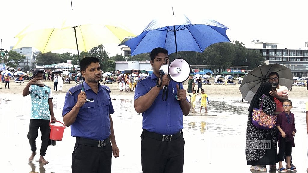 ‘দুর্বল হচ্ছে’ হামুন, তবে জনবহুল অঞ্চলে আঘাত নিয়ে শঙ্কা