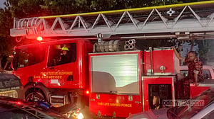 সোয়া ৭ কিমি দূরে আগুন, যেতেই ফায়ার সার্ভিসের সোয়া ১ ঘণ্টা