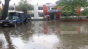 বৃষ্টি কমে আবার বাড়ার আভাস