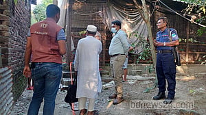 নরসিংদীতে আবাসিক এলাকা থেকে পোল্ট্রি খামার সরানোর নির্দেশ