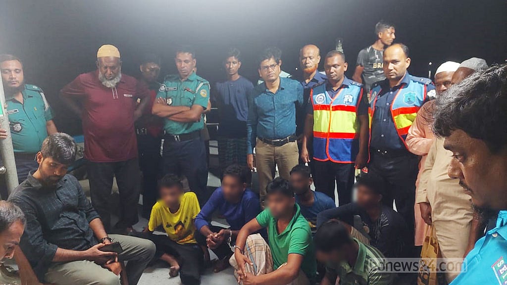 নিষেধাজ্ঞা অমান্য করায় বরিশালে ৩ জেলের কারাদণ্ড