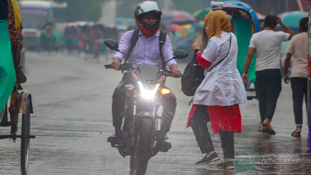 জলে-জটে নাকাল ঢাকা