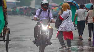 জলে-জটে নাকাল ঢাকা