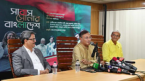 গান গাইতে গিয়ে কুয়ায় পড়ে গিয়েছিলাম: তথ্যমন্ত্রী