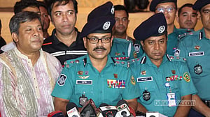 ‘অতীতের বিচ্ছিন্ন ঘটনা’ মাথায় রেখে দুর্গা পূজার নিরাপত্তা: সিএমপি কমিশনার
