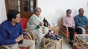 কর্মবিরতি ‘প্রত্যাহার করবেন’ শিক্ষা ক্যাডার কর্মকর্তারা