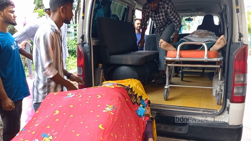 মাদারীপুরের বাসায় ২ নারীর মৃত্যু, ঘরে মদের বোতল