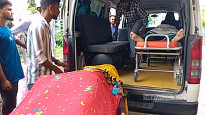 মাদারীপুরের বাসায় ২ নারীর মৃত্যু, ঘরে মদের বোতল