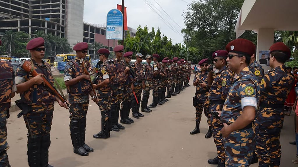 আনসারকে আটক, তল্লাশির ক্ষমতা না দিয়েই বিল পাস