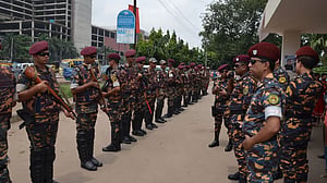 আনসারকে আটক, তল্লাশির ক্ষমতা না দিয়েই বিল পাস