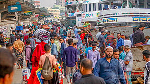 অবরোধের আগে ঢাকা ত্যাগ