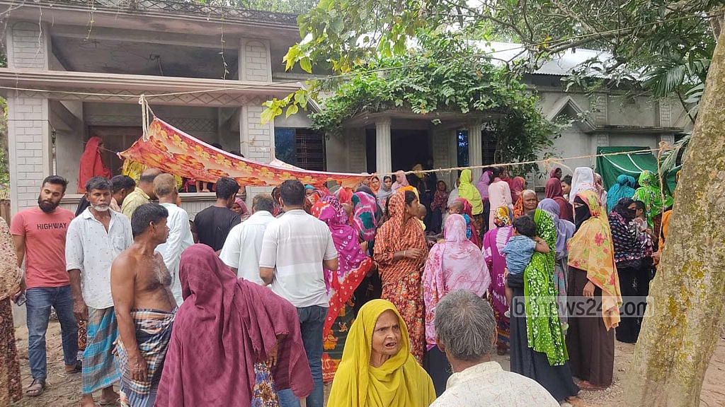 নাটোরে পুকুরে ডুবে ভাই-বোনের মৃত্যু