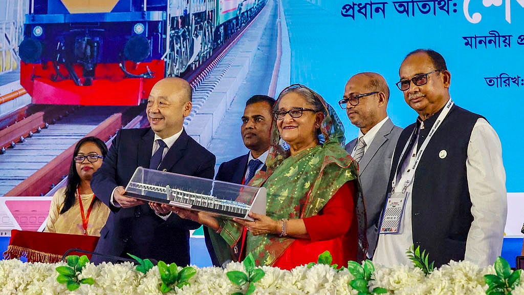 পদ্মায় ট্রেন: উদ্বোধন অনুষ্ঠানে প্রধানমন্ত্রী