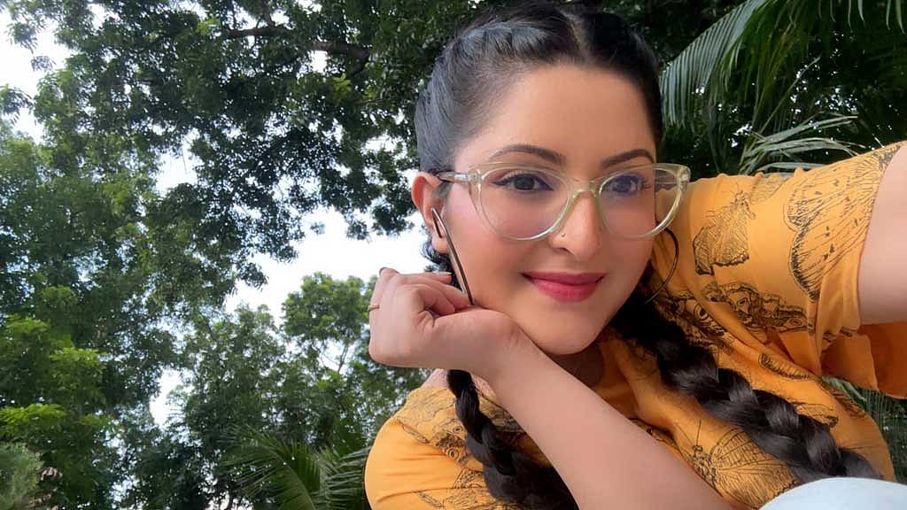 জ্বর-ঠান্ডা কমছেই না পরীমনির