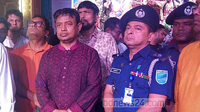 ‘উন্নয়নে বাধা’: সতর্ক করলেন ডিবি কর্মকর্তা হারুন