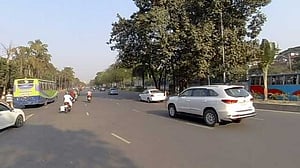 ছিনতাইকারীর পিছু নিতে গিয়ে গাড়িচাপায় যুবকের মৃত্যু