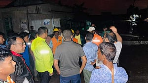 ঘূর্ণিঝড় হামুন: আশ্রয়কেন্দ্রে পৌনে ৩ লাখ মানুষ