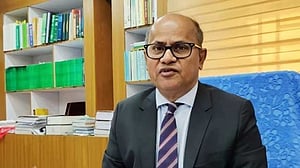 বিচারকের মন্তব্যকে ‘অসাংবিধানিক’ বললেন অ্যাটর্নি জেনারেল