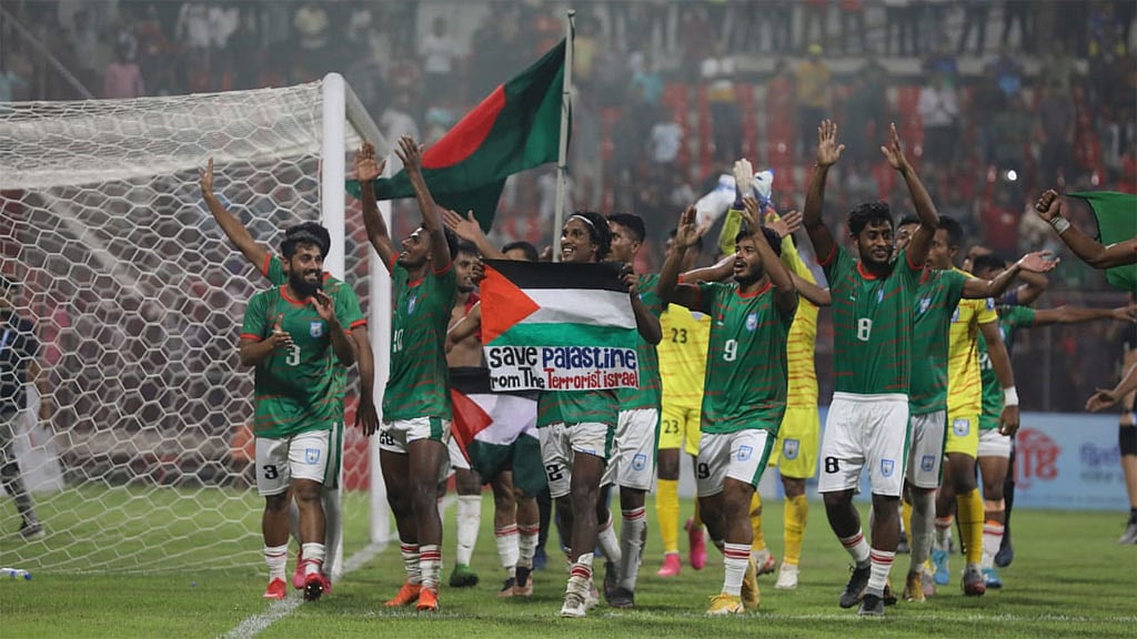 ফিলিস্তিনের পতাকা নিয়ে উদযাপনের কারণ জানালেন রাকিব
