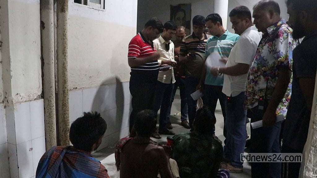 চোখে টর্চের আলো ফেলা নিয়ে কলহ, বৃদ্ধকে কুপিয়ে হত্যা