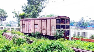 লাকসামে রেলের মালামাল চুরি: ভাঙারি ব্যবসায়ীসহ আটক ৩