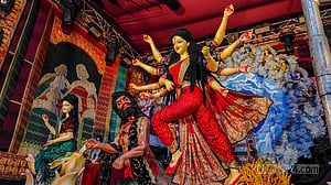 বঙ্গবাজারের পোড়া শাড়িতে পূজামণ্ডপ