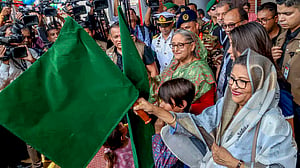 পদ্মায় ট্রেন চলাচলের উদ্বোধন করলেন প্রধানমন্ত্রী