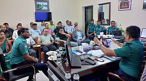 স্কুলকেন্দ্রিক যানজট নিরসনে পুলিশের ভাবনায় 'ট্রাফিক স্কাউট'