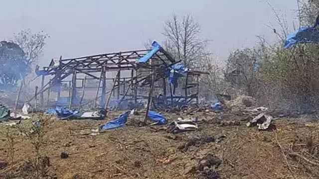 মিয়ানমারে শরণার্থী শিবিরে ‘গোলা হামলায় নিহত ২৯’