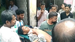 মাদারীপুরে ‘ফুটবল খেলা নিয়ে দ্বন্দ্বে’ কিশোরকে ছুরিকাঘাত
