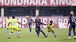 নৌবাহিনী-চট্টগ্রাম আবাহনীর ড্রয়ে সেরা আটে কিংস