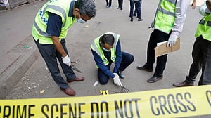নয়াপল্টনে বিএনপি কার্যালয় বন্ধ, চারপাশে পুলিশ