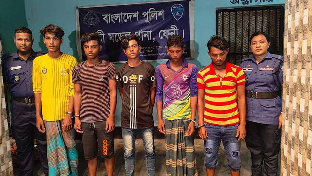 ফেনীতে ধর্ষণ মামলায় পাঁচ যুবক গ্রেপ্তার