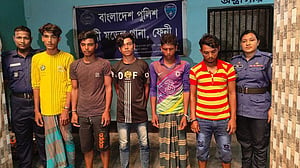 ফেনীতে ধর্ষণ মামলায় পাঁচ যুবক গ্রেপ্তার